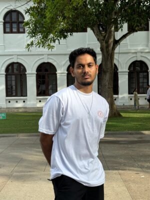 Untamed Paradise – White